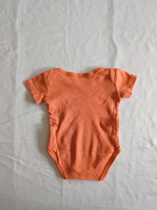 La Halle short sleeve baby bodysuit 3 months coral flower and heart pattern – photo 3